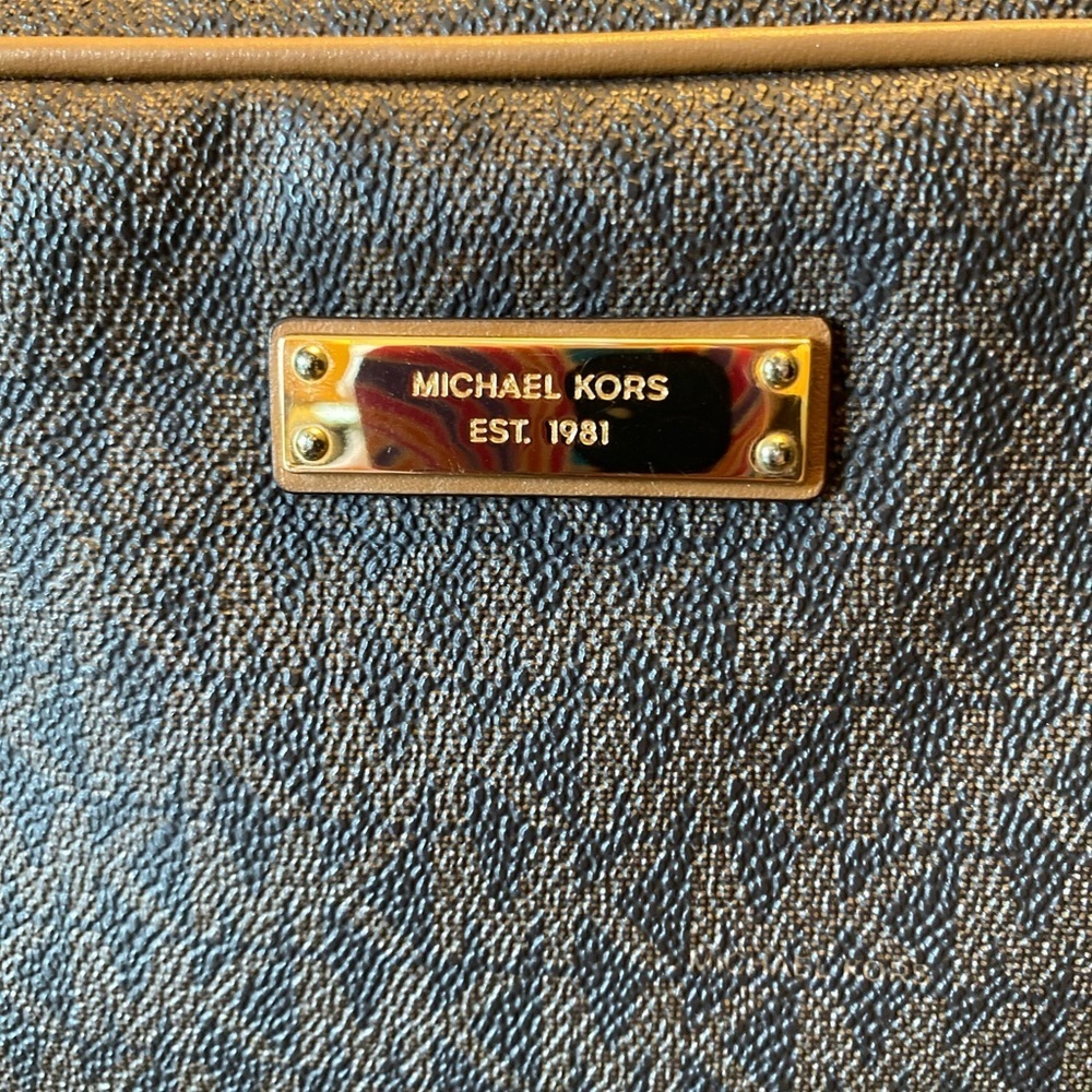 Michael Kors Signature Brown Crossbody Bag - Picture 2 of 6